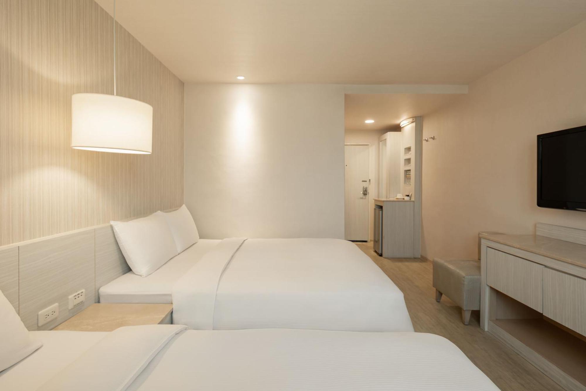 Kindness Hotel - Houyi Jiuru Kaohsiung Rum bild